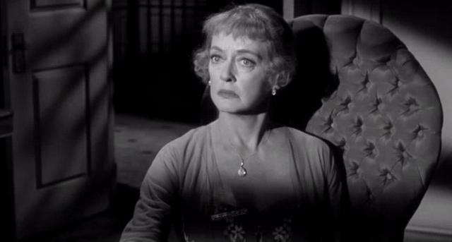 Bette Davis in “Hush…Hush, Sweet Charlotte” 3 / 4...