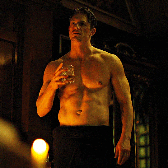 Joel Kinnaman as Takeshi Kovacs in ALTERED CARBON ...