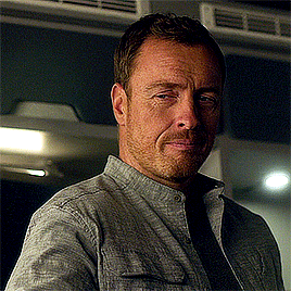 toby stephens lost in space